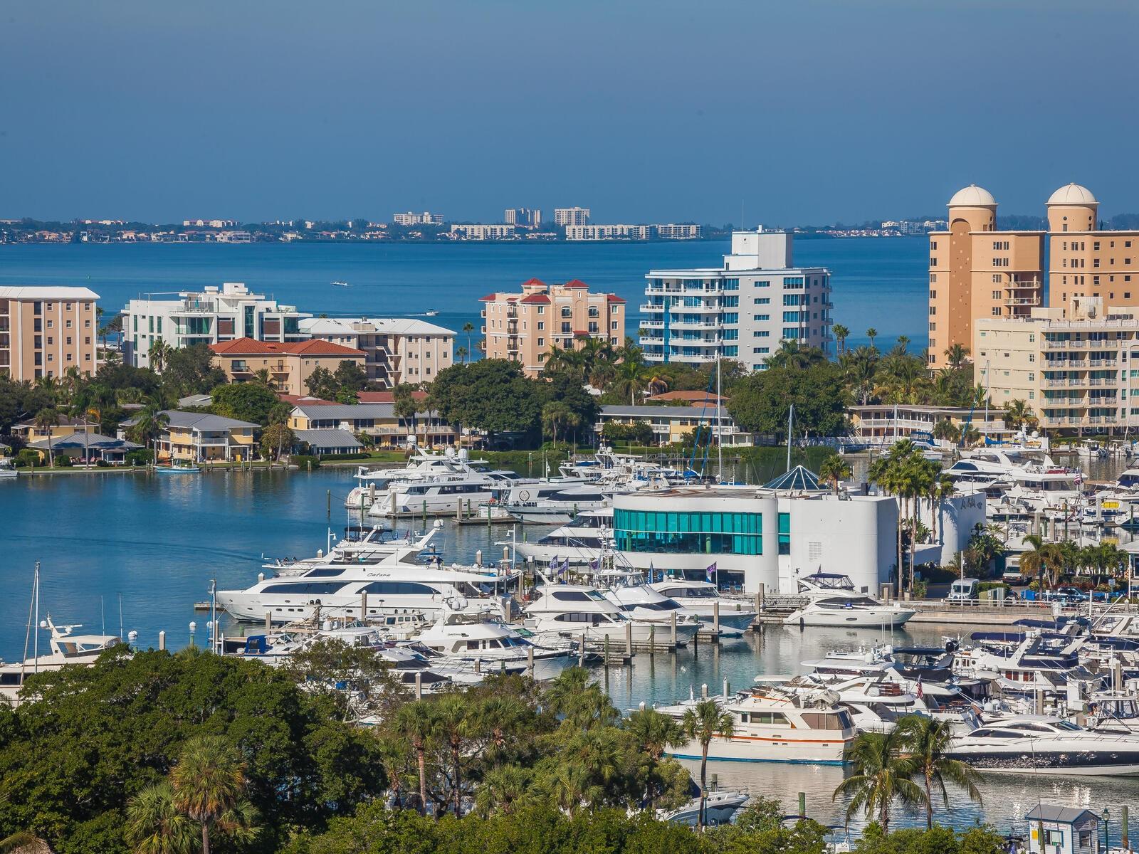 BROADWAY PROMENADE - Residential