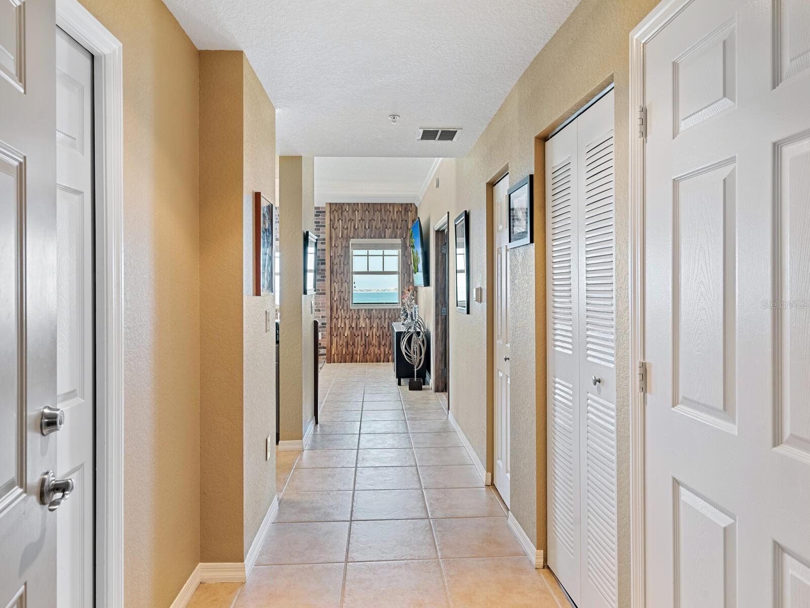 BROADWAY PROMENADE - Residential