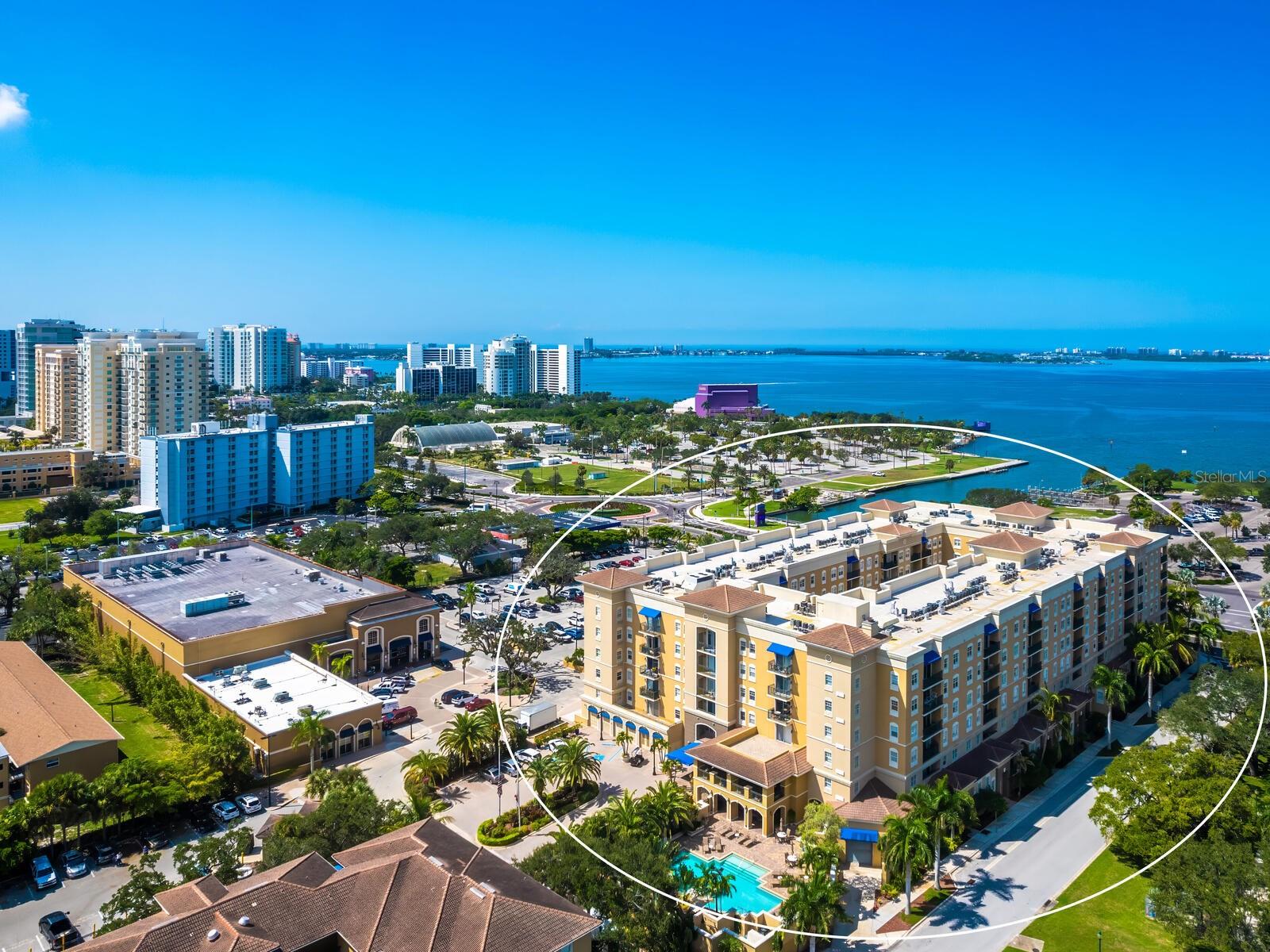 BROADWAY PROMENADE - Residential