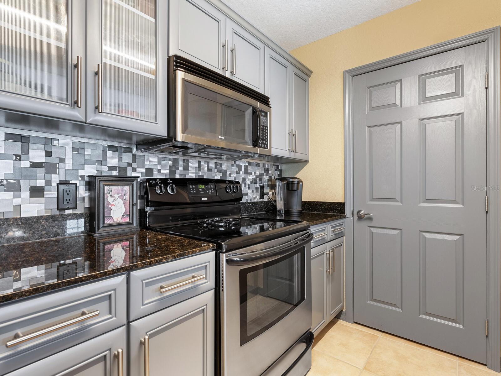 BROADWAY PROMENADE - Residential