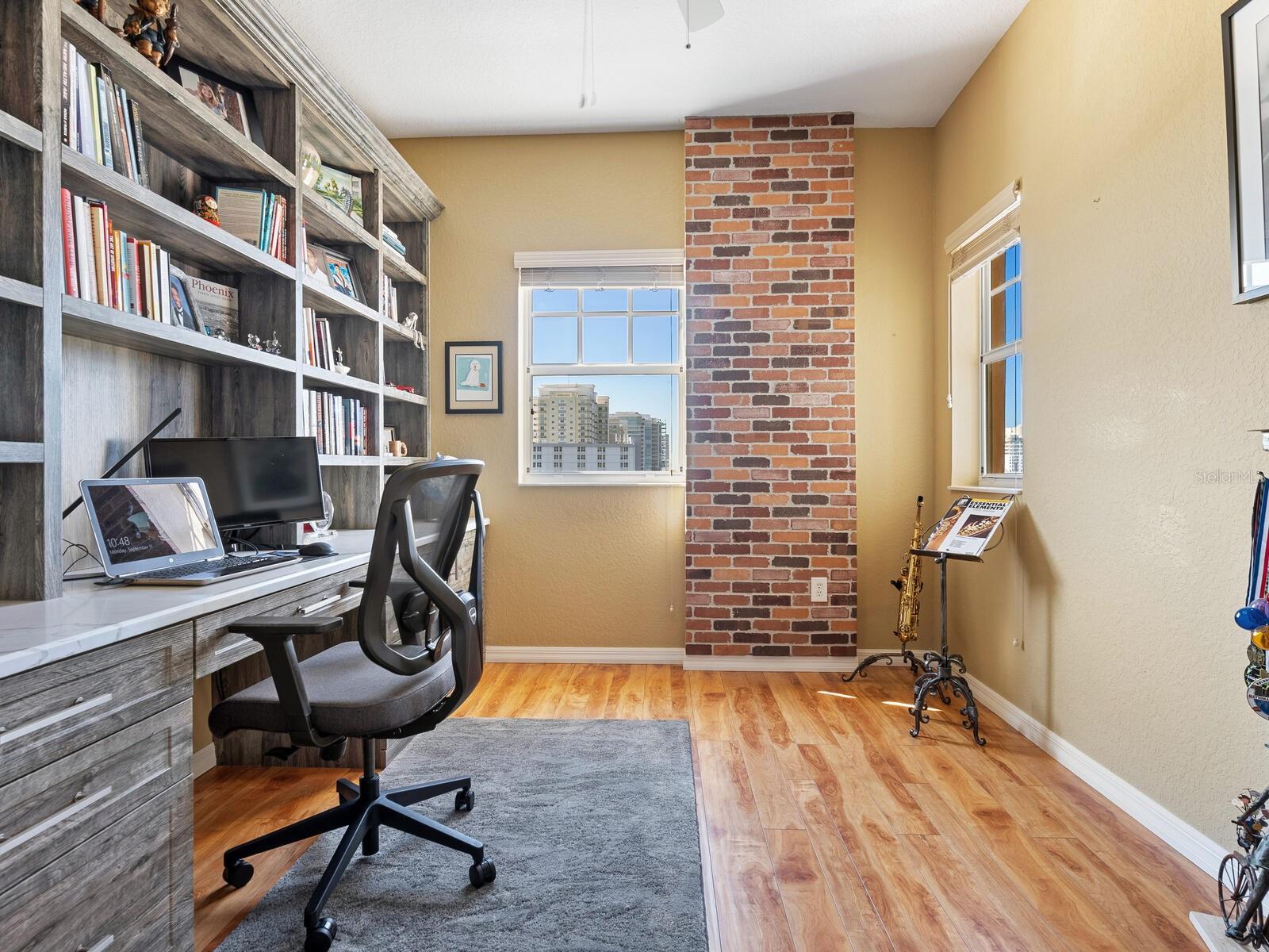 BROADWAY PROMENADE - Residential