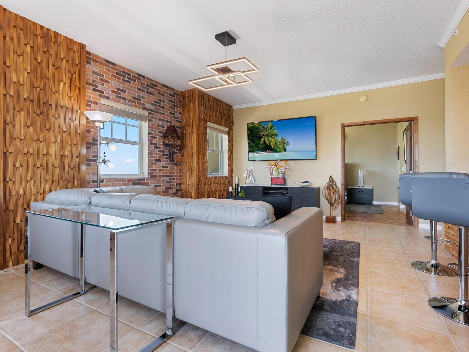 BROADWAY PROMENADE - Residential