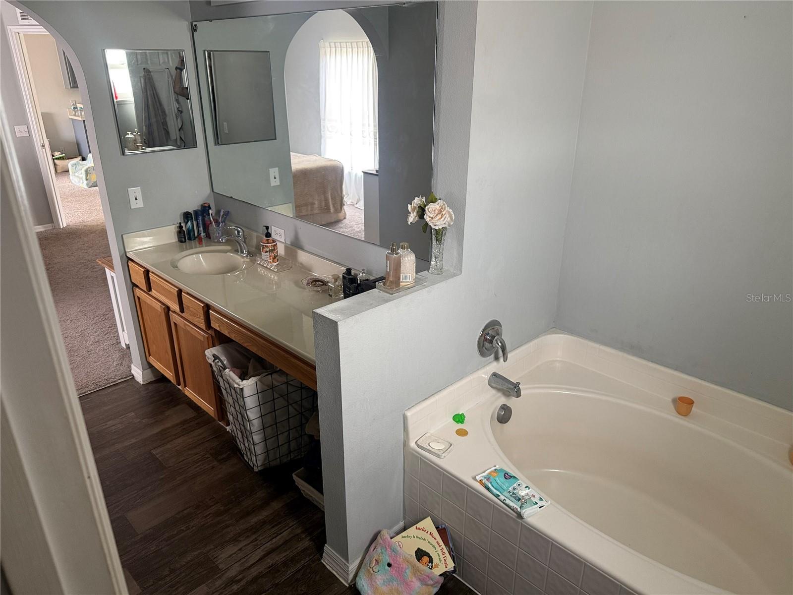 QUEENS COVE PH 04 - Residential