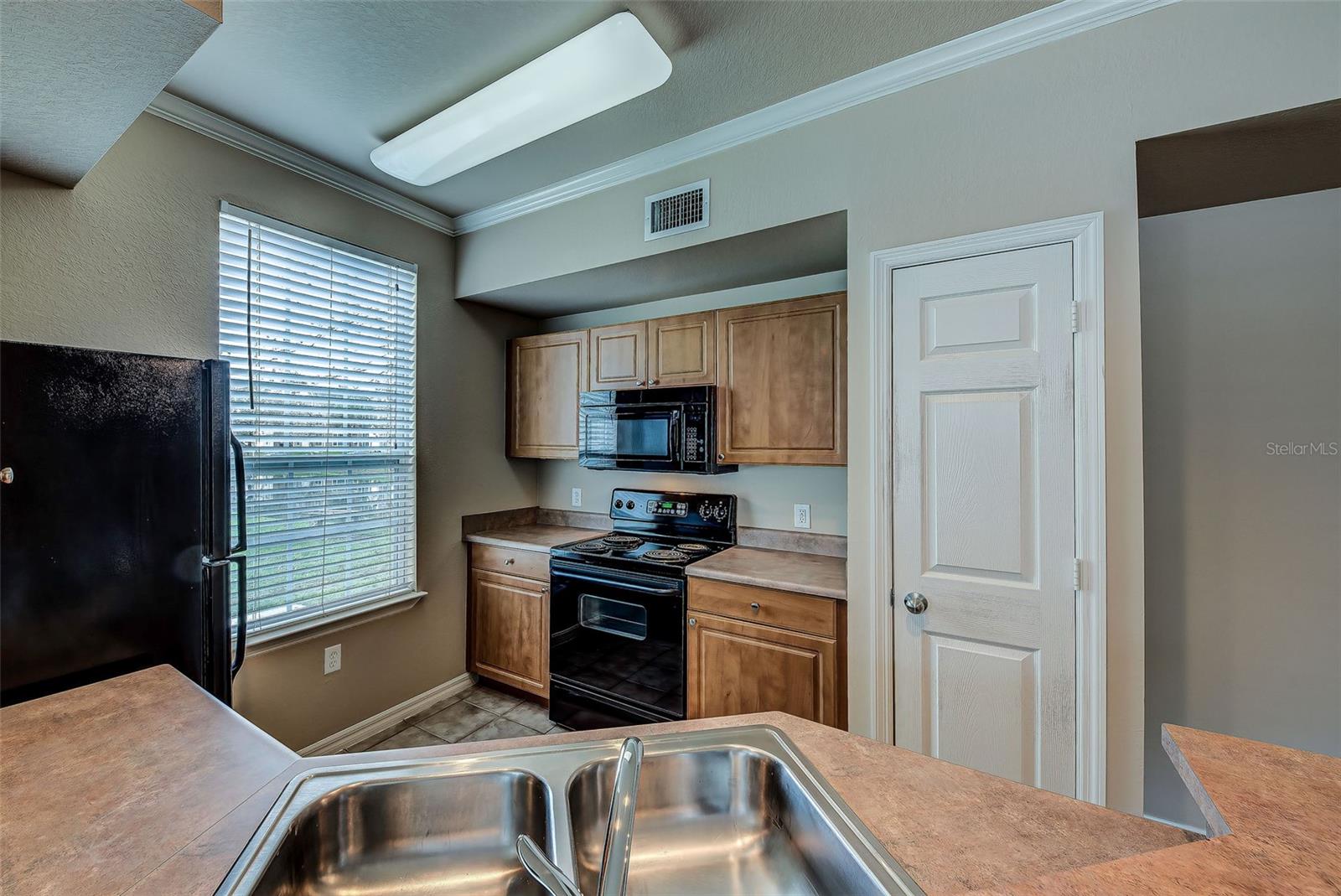 ADMIRALS WALK - Residential Lease