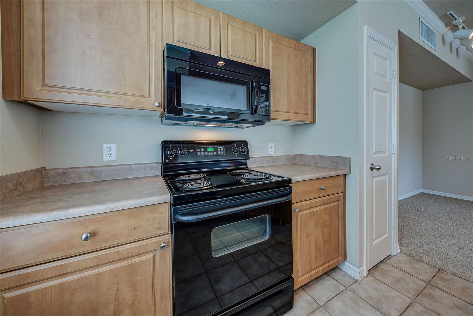 ADMIRALS WALK - Residential Lease