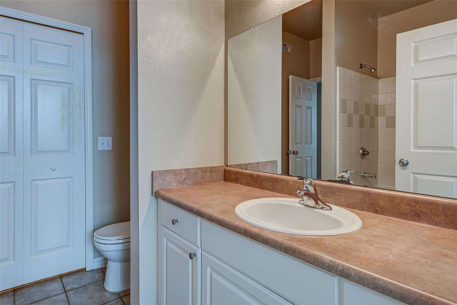 ADMIRALS WALK - Residential Lease