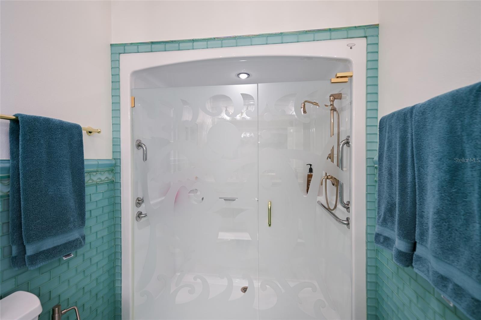 L G BUCK PROP - Residential