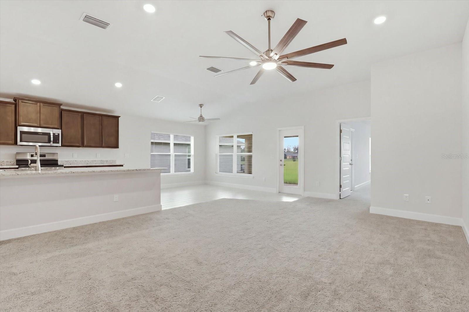 336 W REXFORD DRIVE