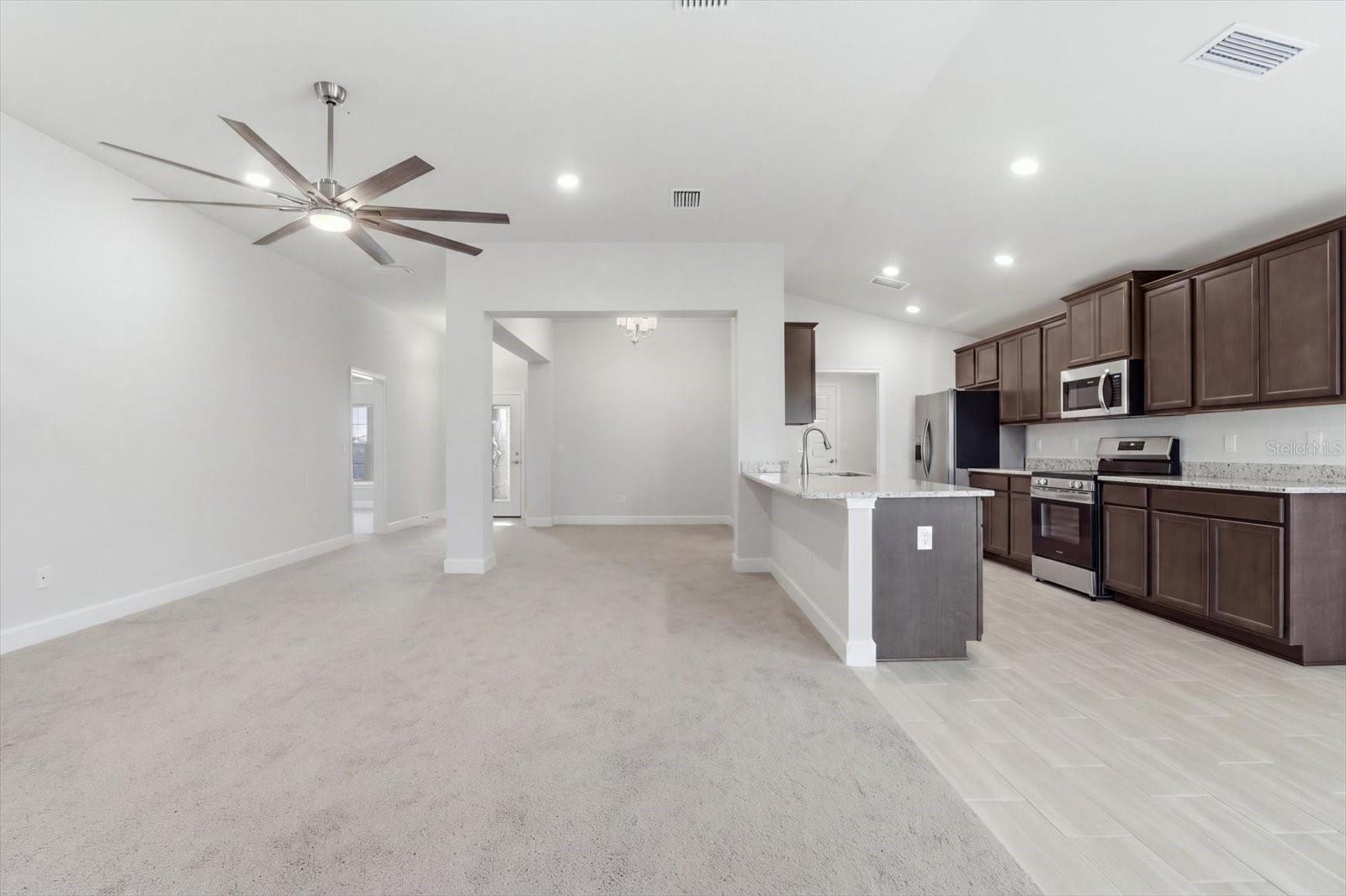 336 W REXFORD DRIVE