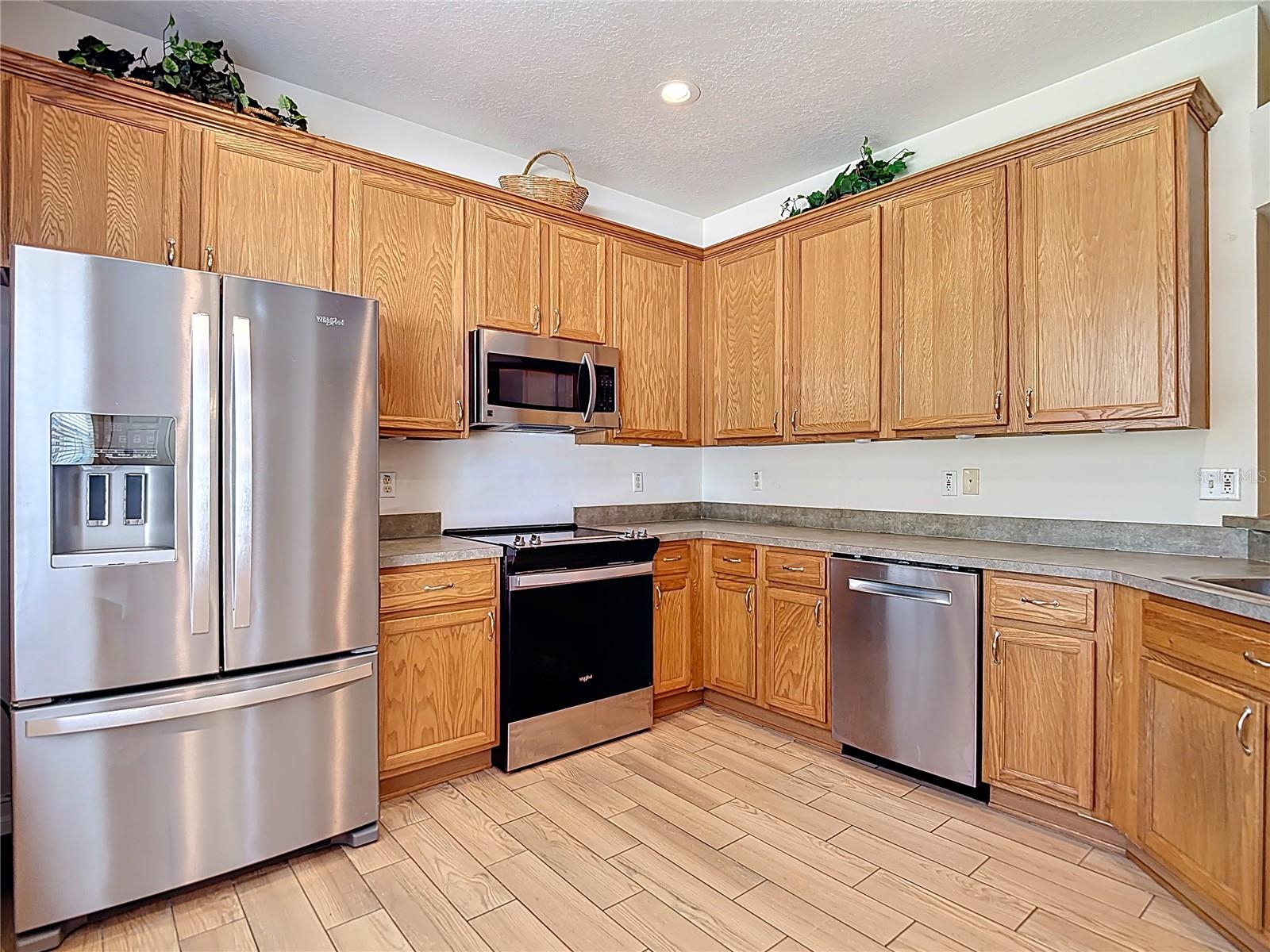 SADDLE CREEK MANOR - Residential