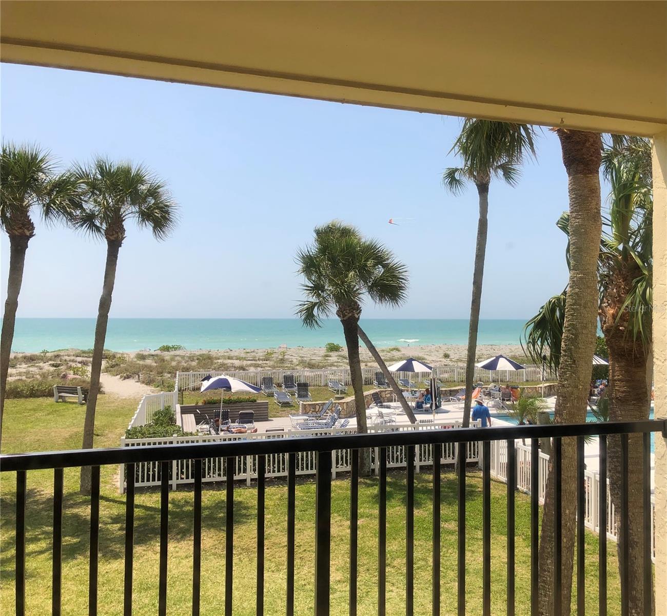 MACARTHUR BEACH - Residential