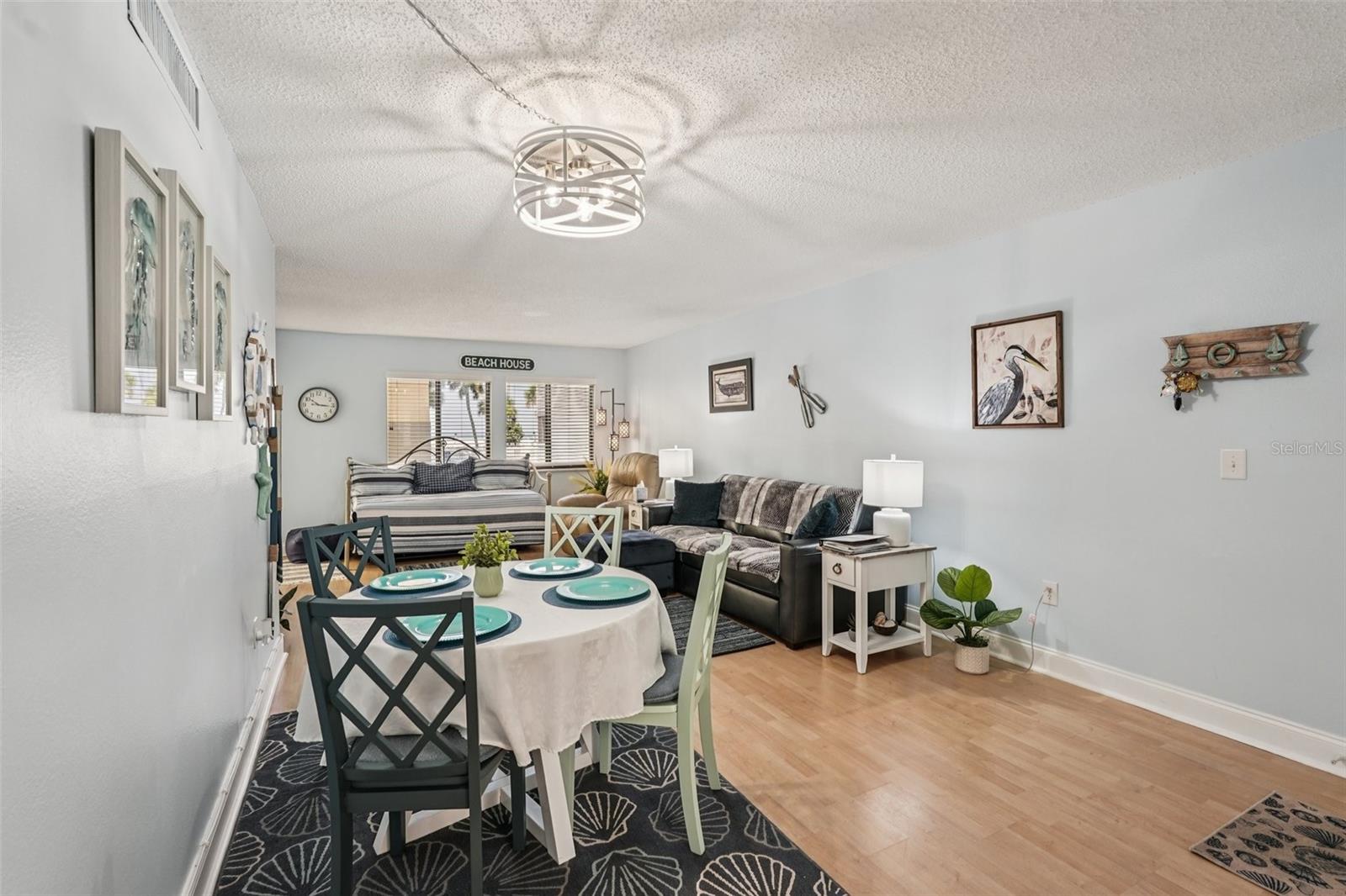MACARTHUR BEACH - Residential