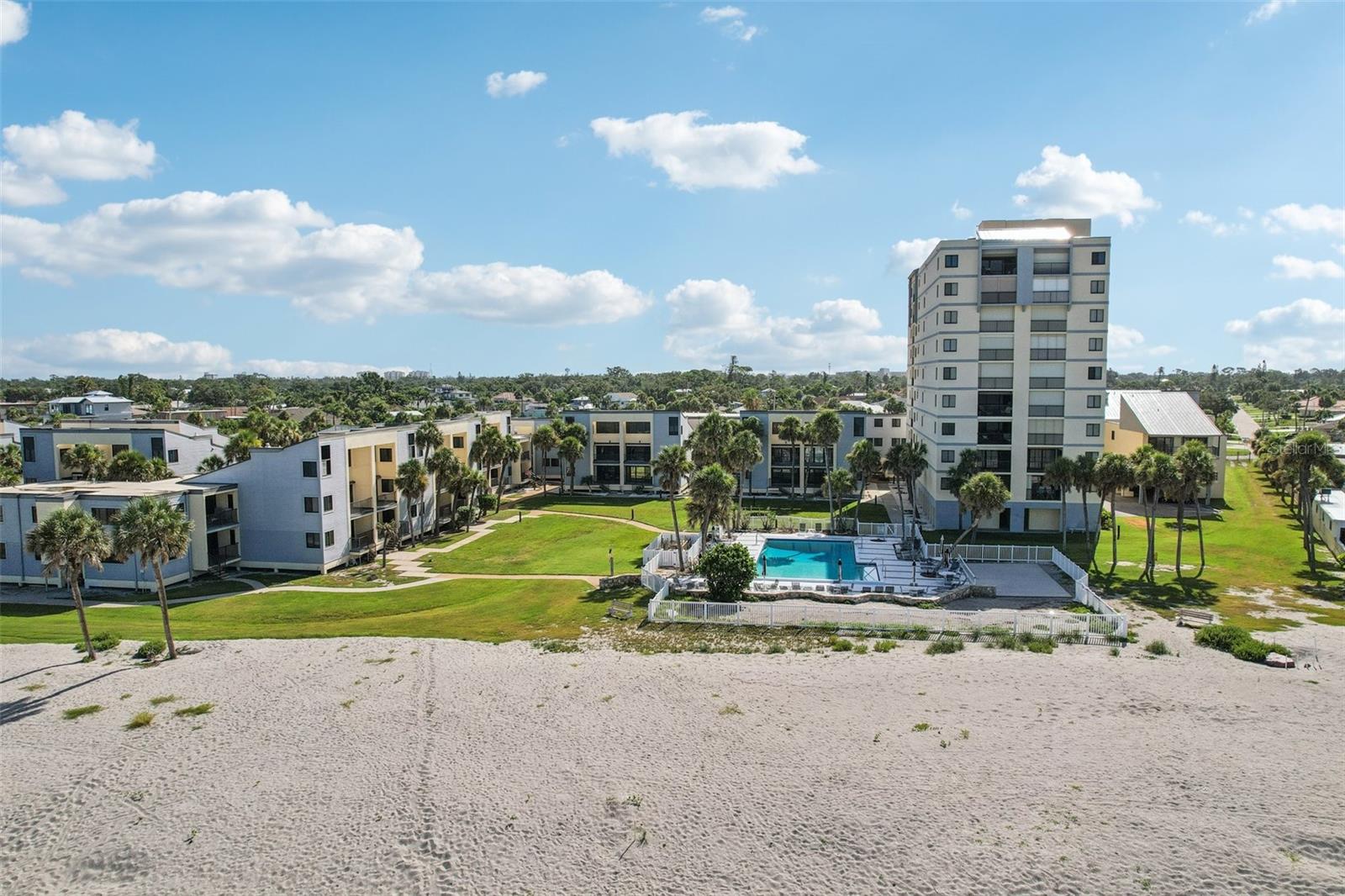 MACARTHUR BEACH - Residential