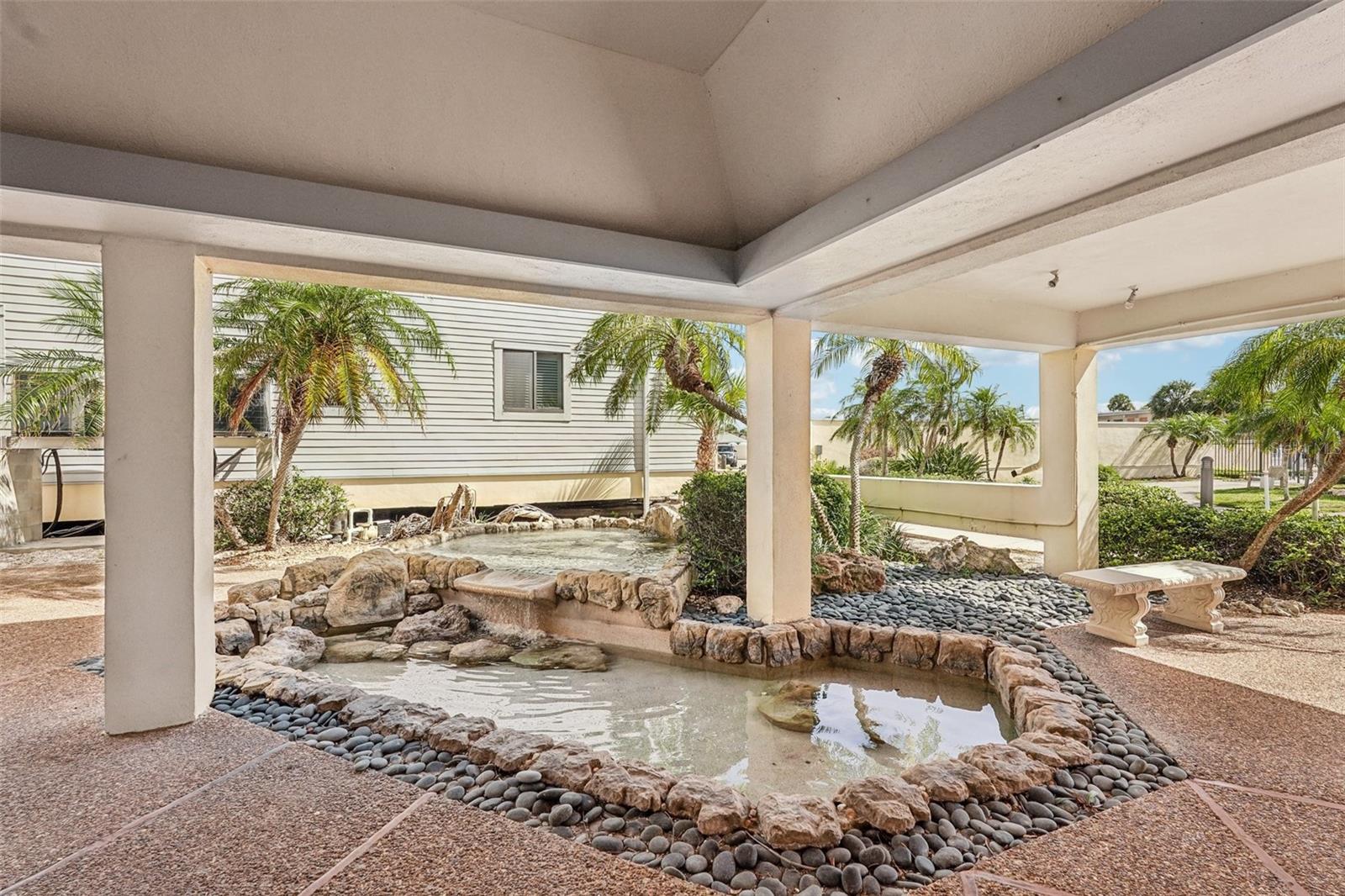 MACARTHUR BEACH - Residential