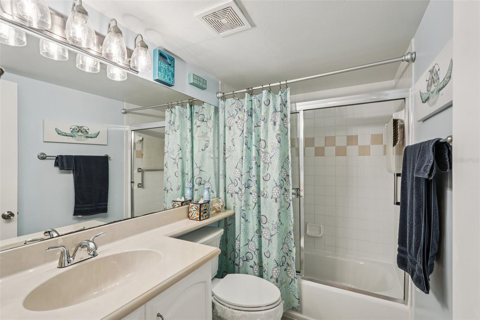 MACARTHUR BEACH - Residential