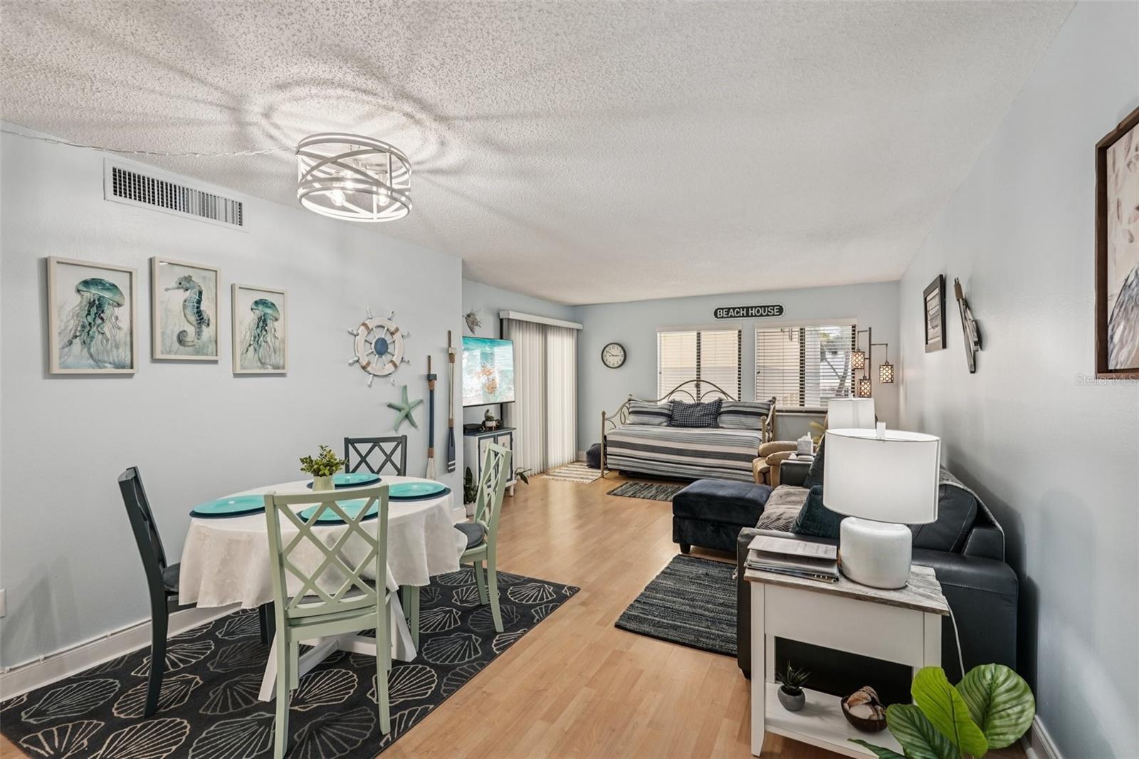 MACARTHUR BEACH - Residential