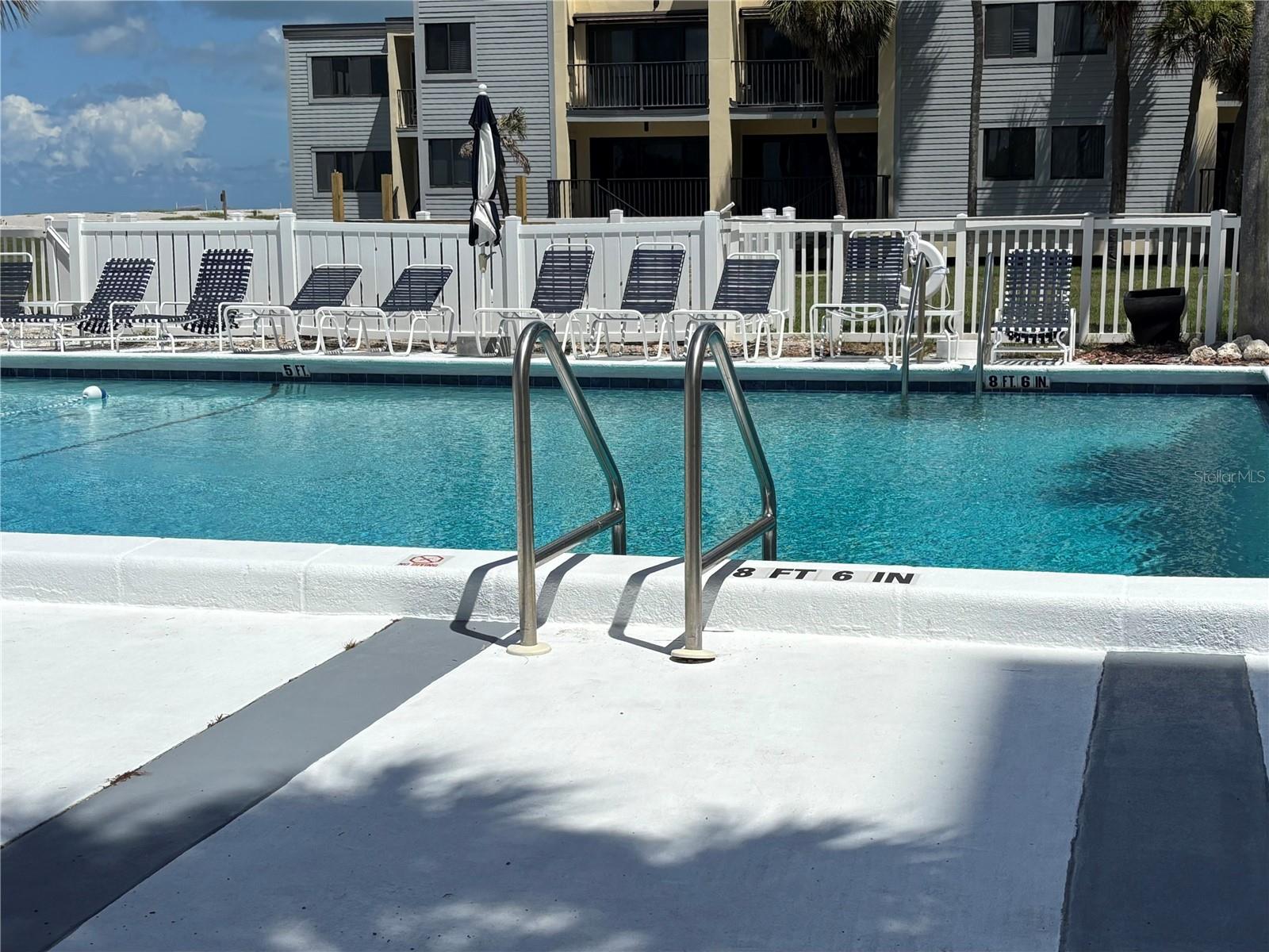 MACARTHUR BEACH - Residential