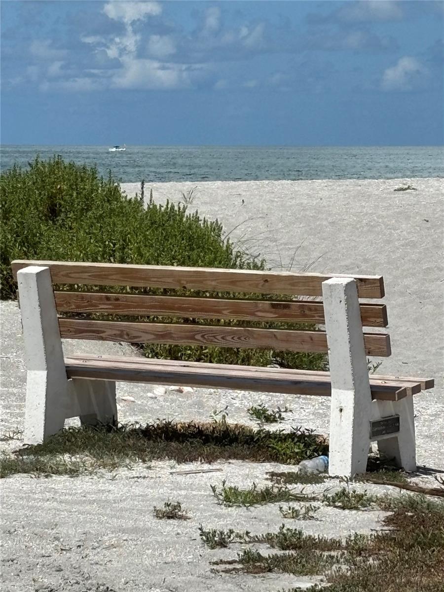 MACARTHUR BEACH - Residential