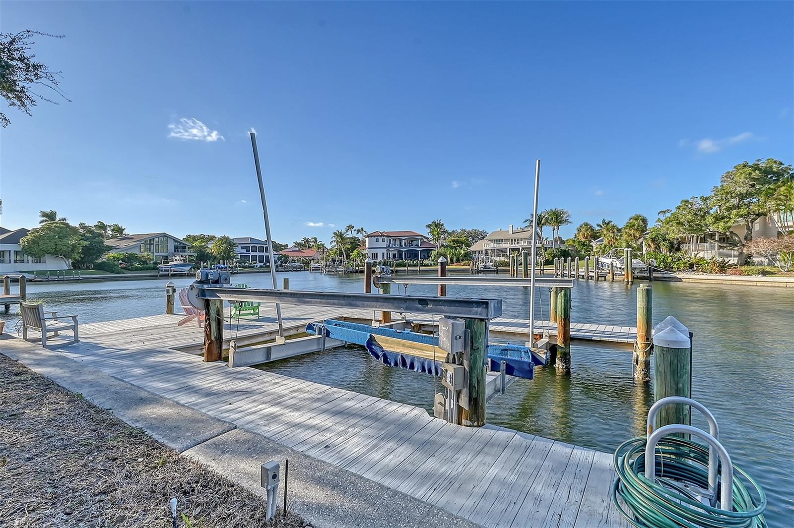 BAY ISLES - Residential