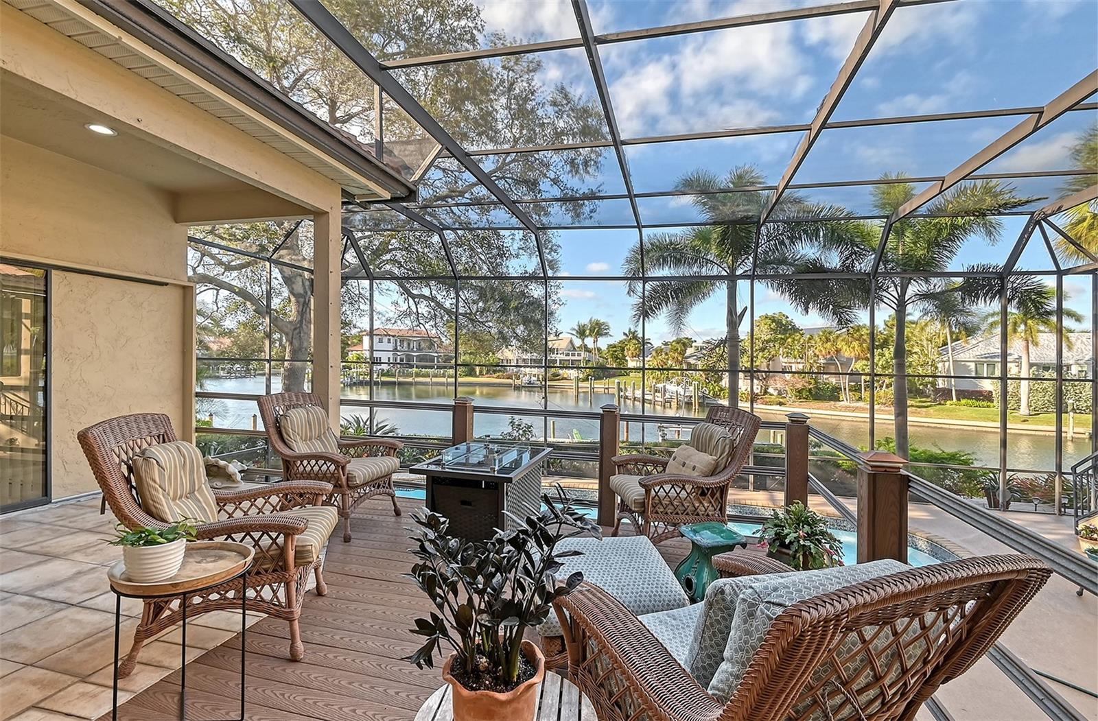 BAY ISLES - Residential