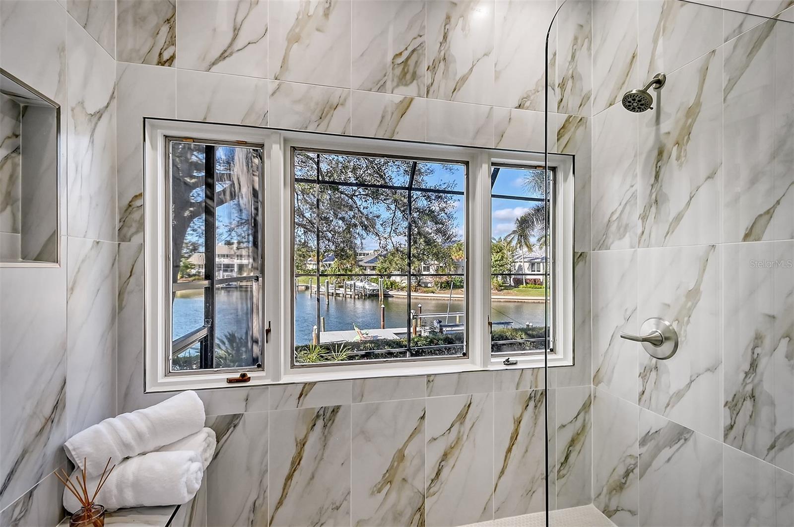 BAY ISLES - Residential