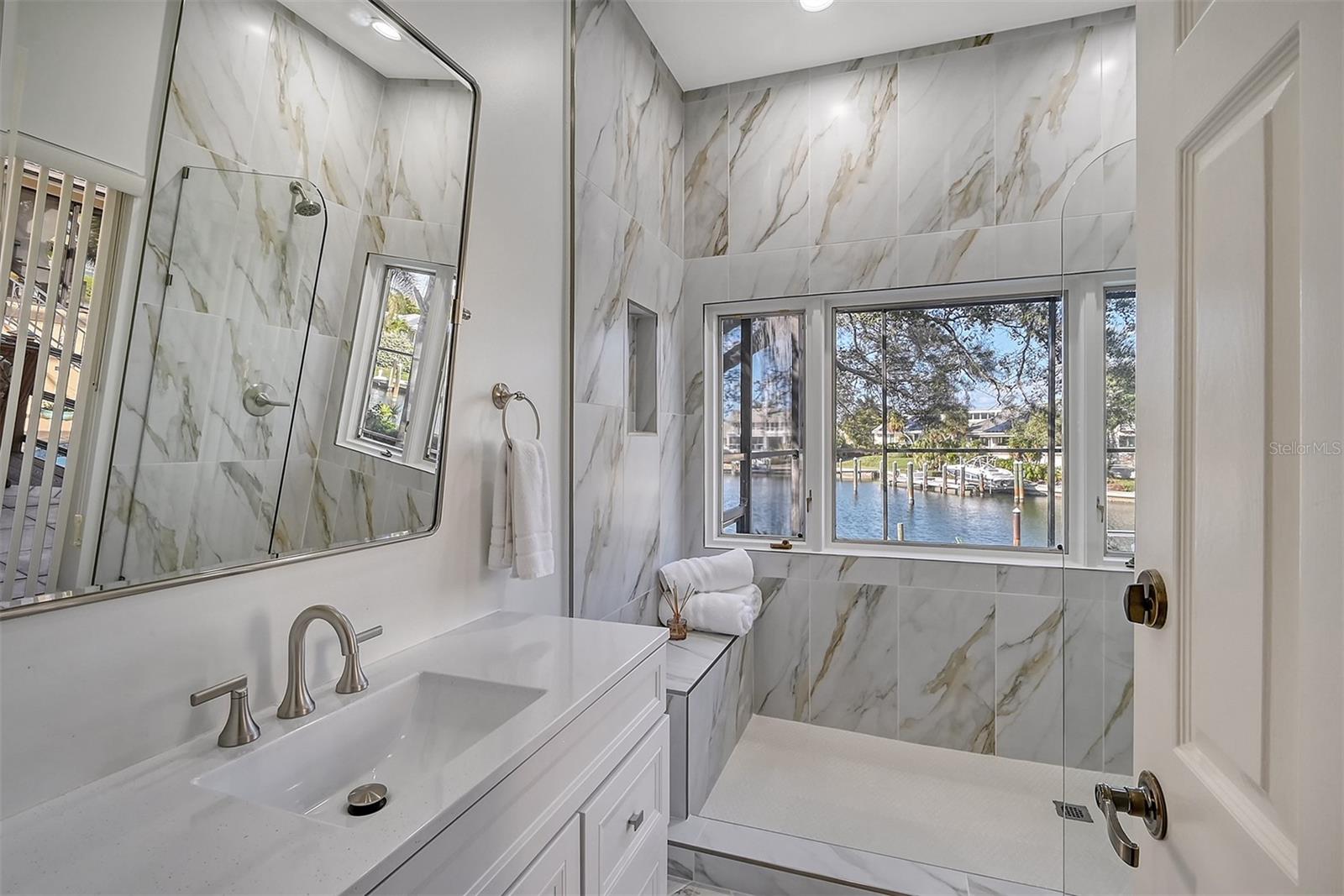 BAY ISLES - Residential