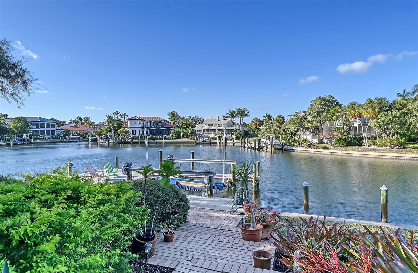 BAY ISLES - Residential