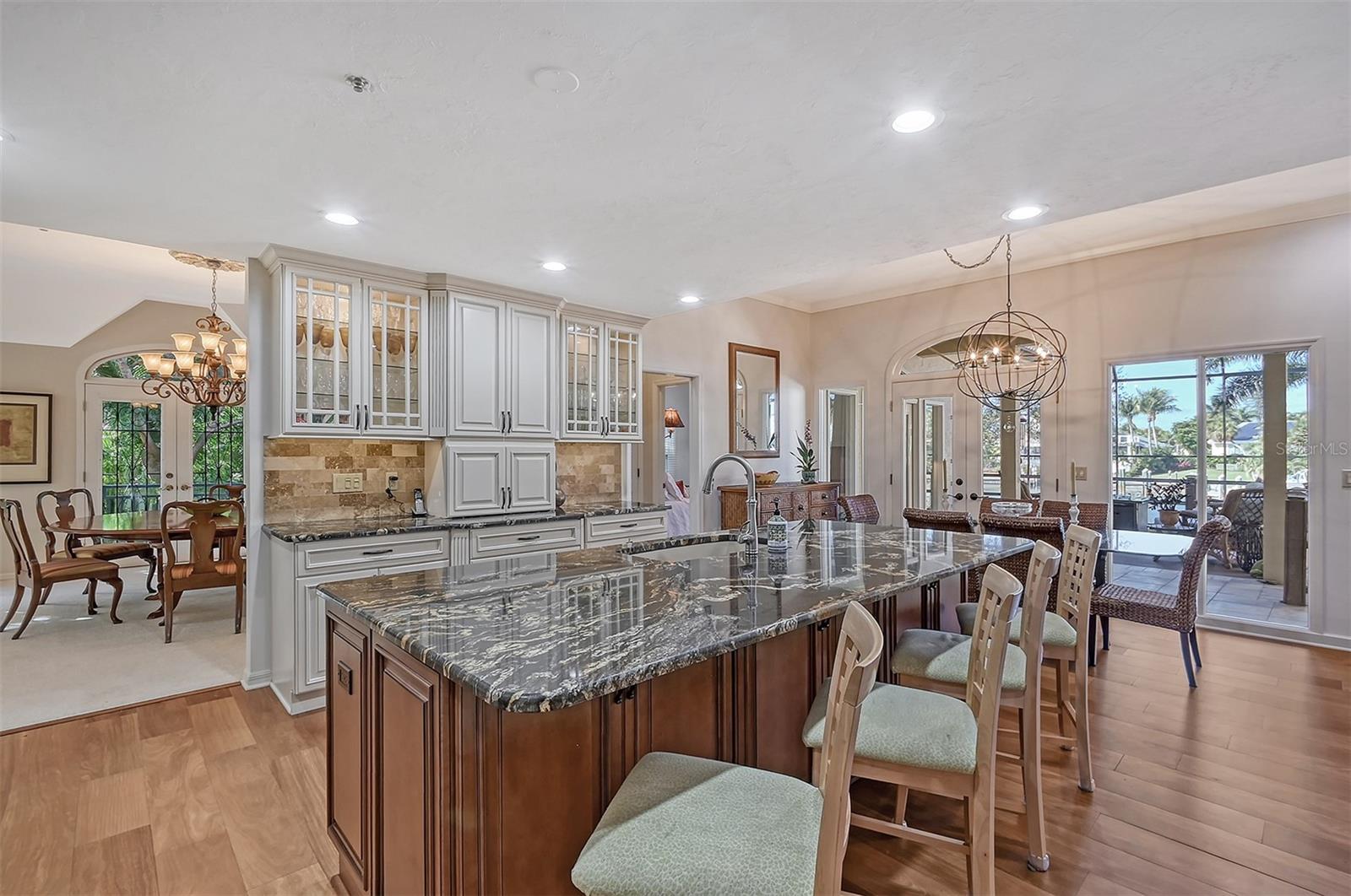 BAY ISLES - Residential