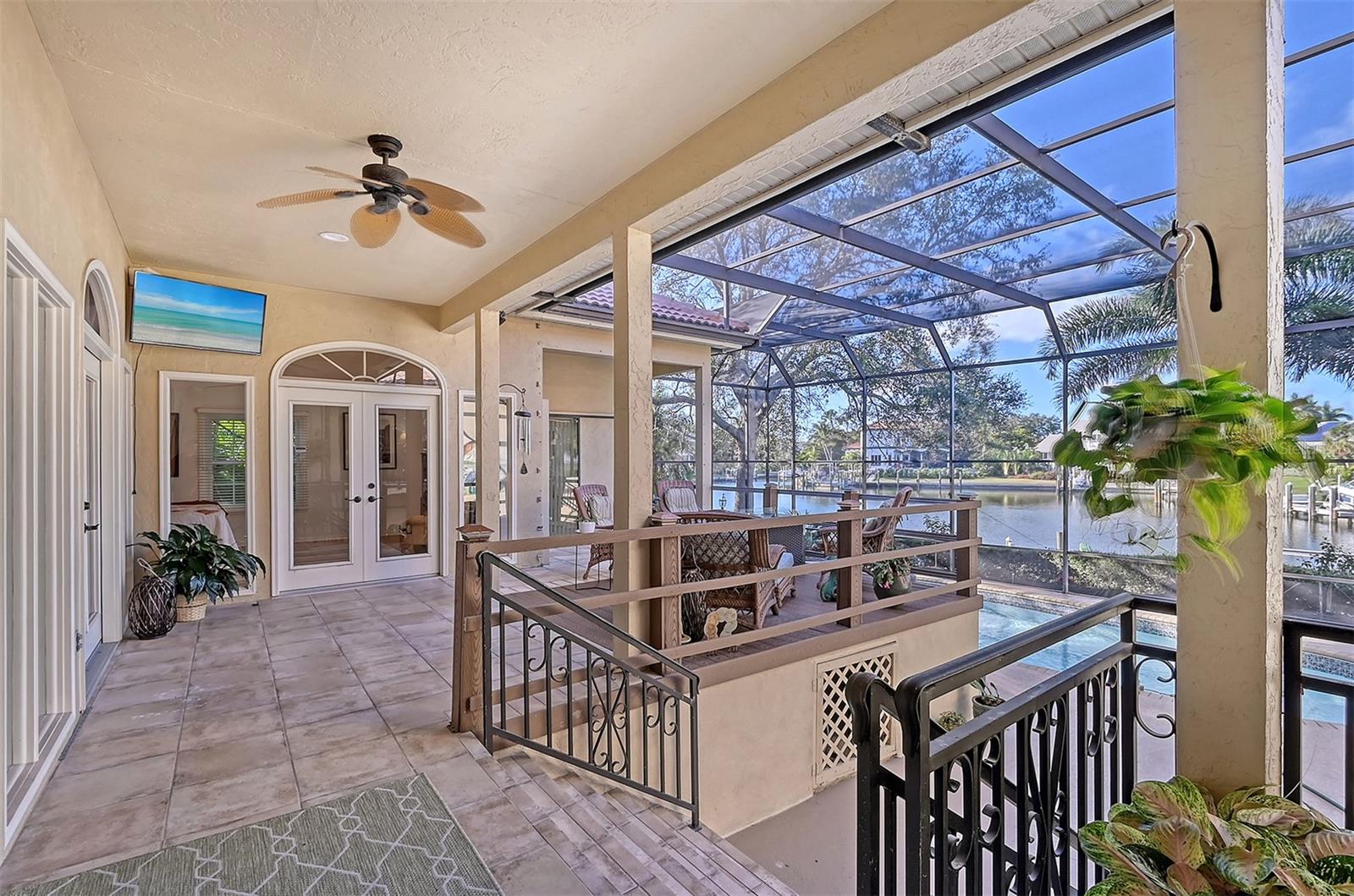 BAY ISLES - Residential