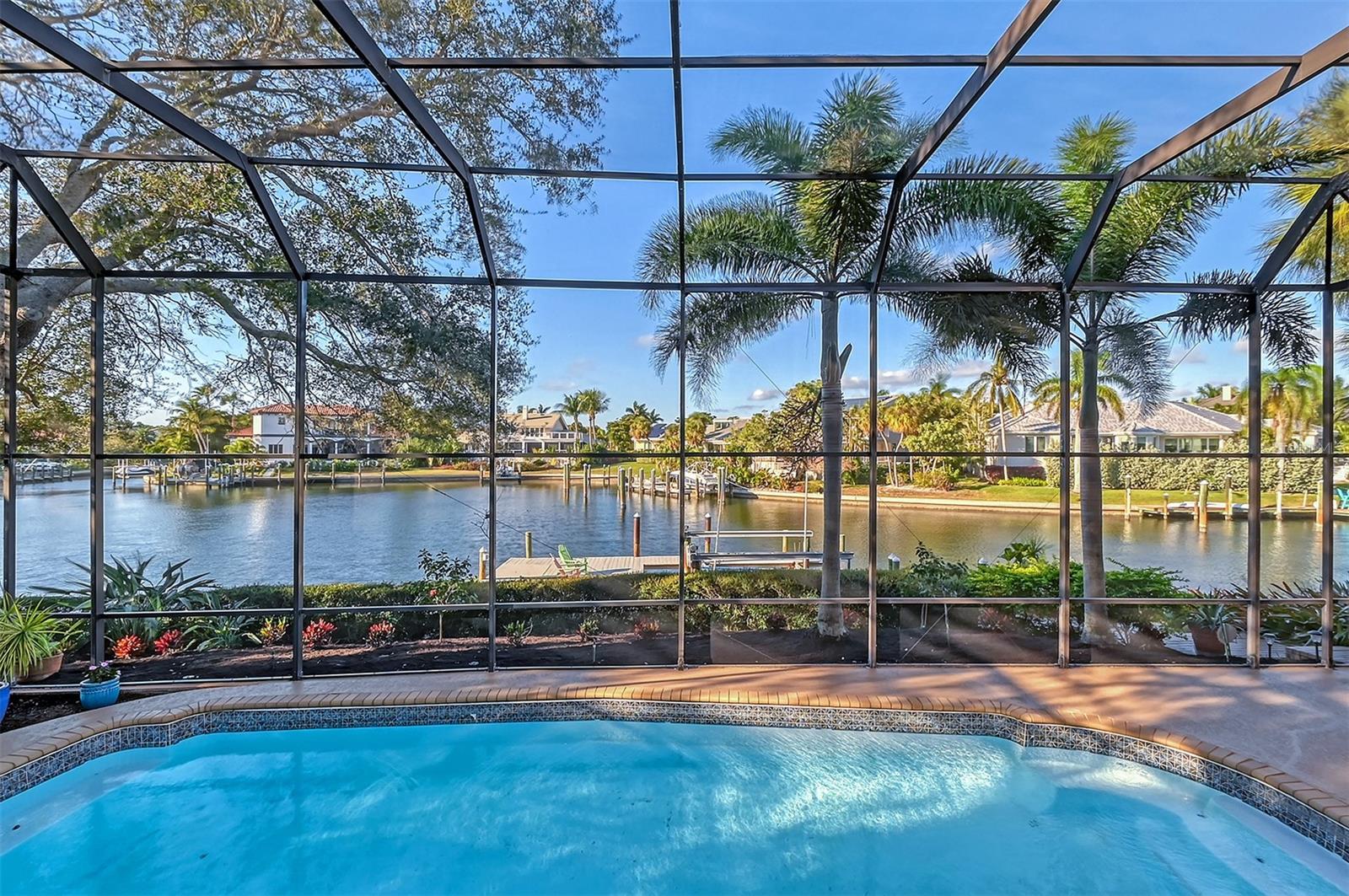 BAY ISLES - Residential