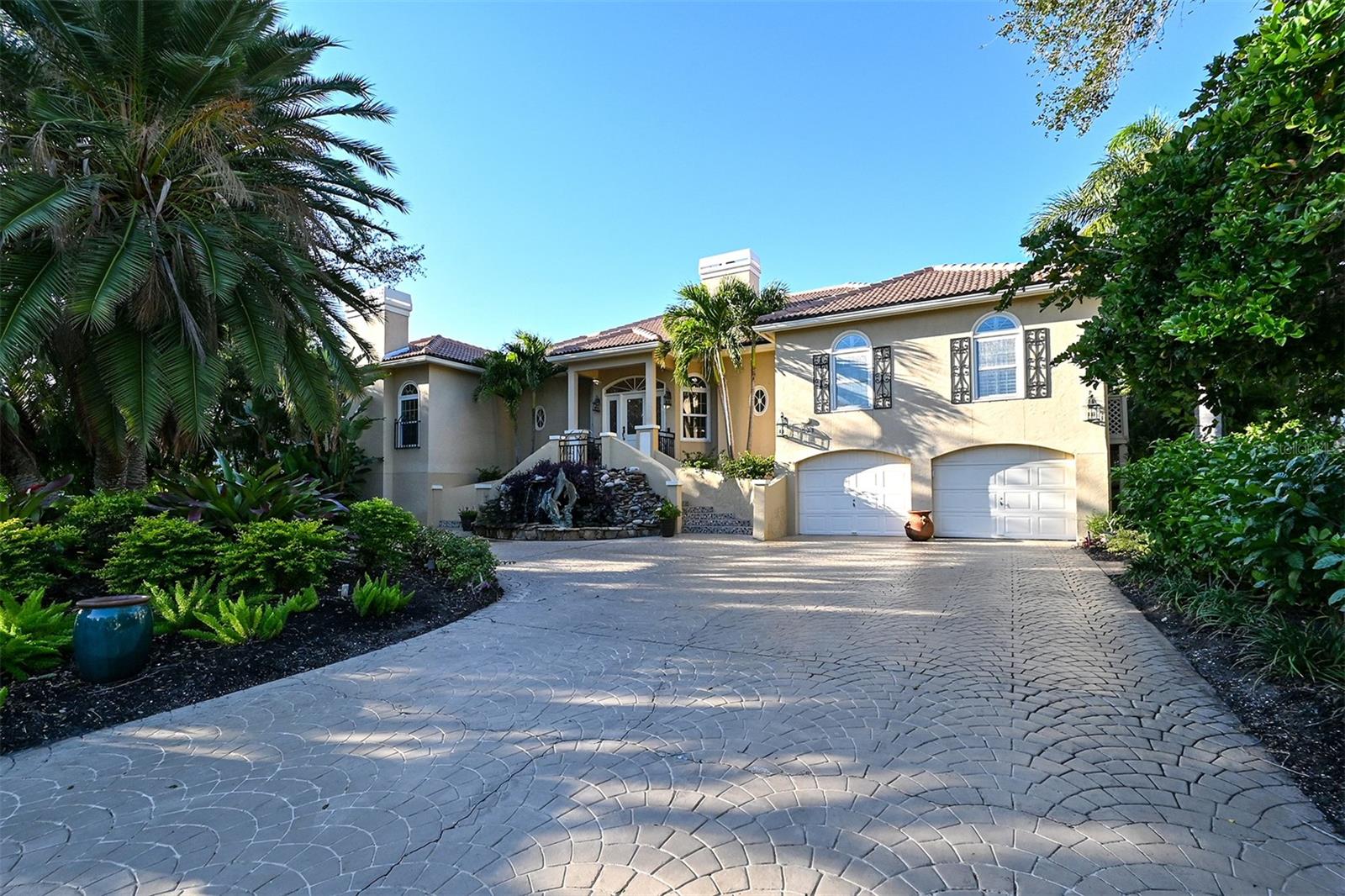 BAY ISLES - Residential