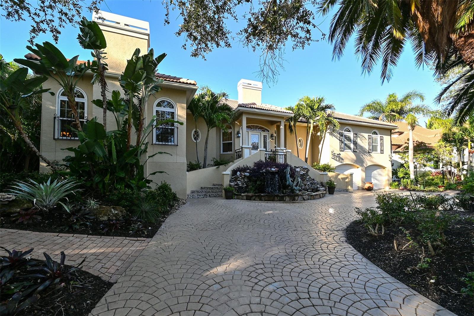 BAY ISLES - Residential