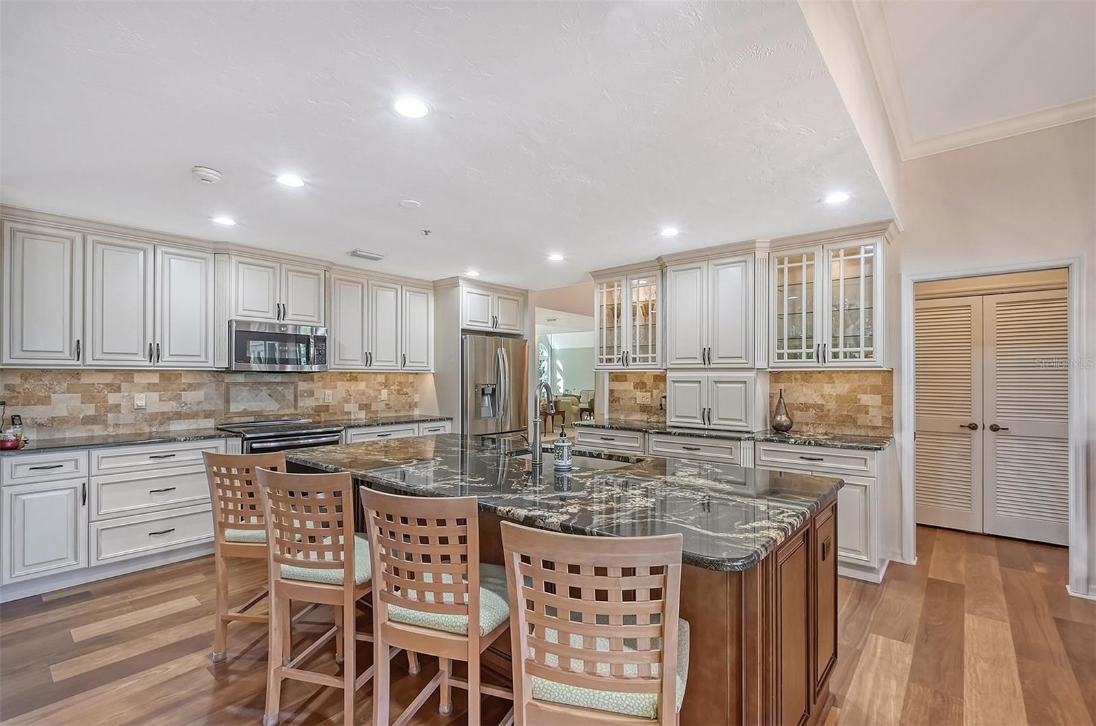 BAY ISLES - Residential