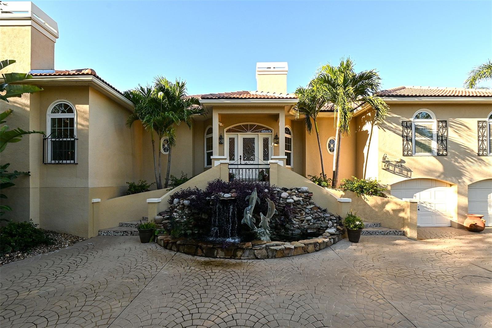 BAY ISLES - Residential