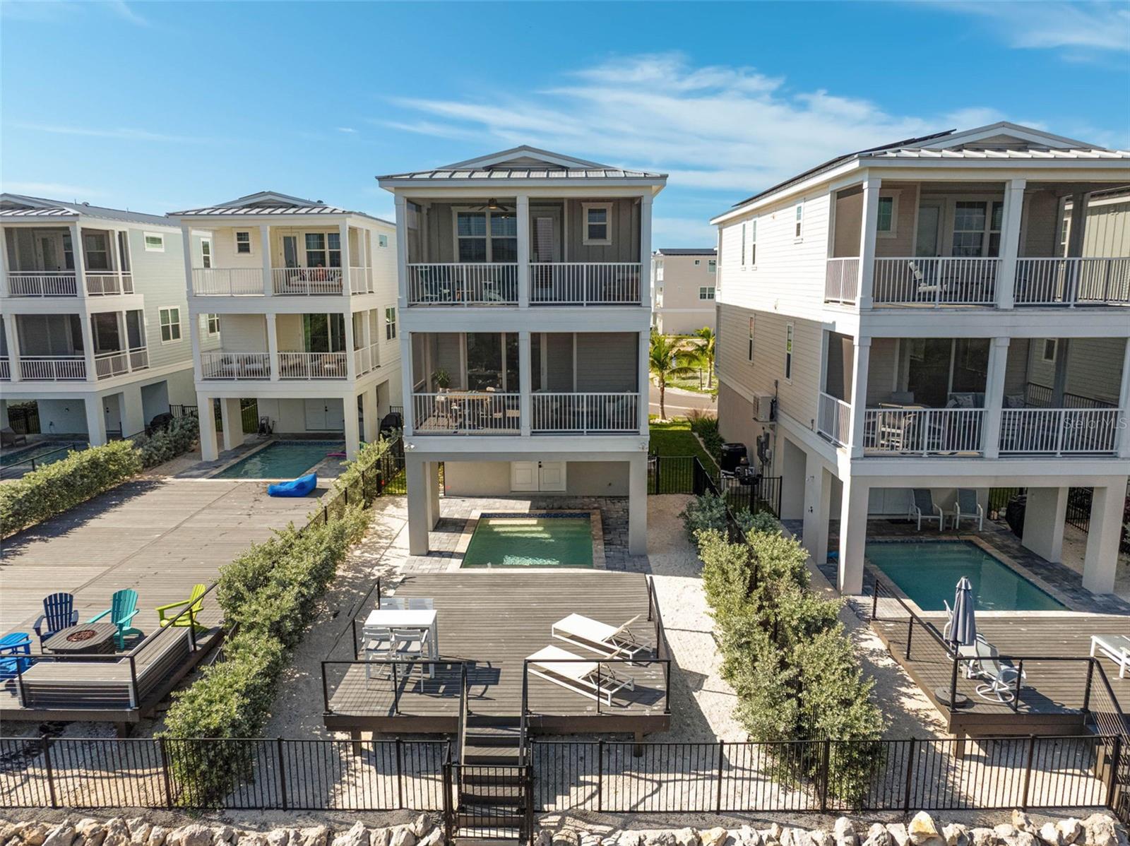 HUNTERS POINT - Residential