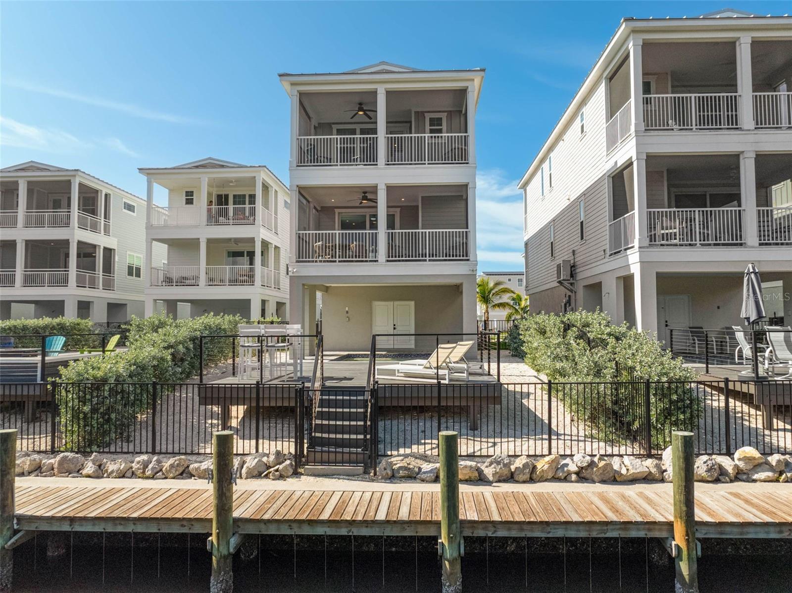 HUNTERS POINT - Residential