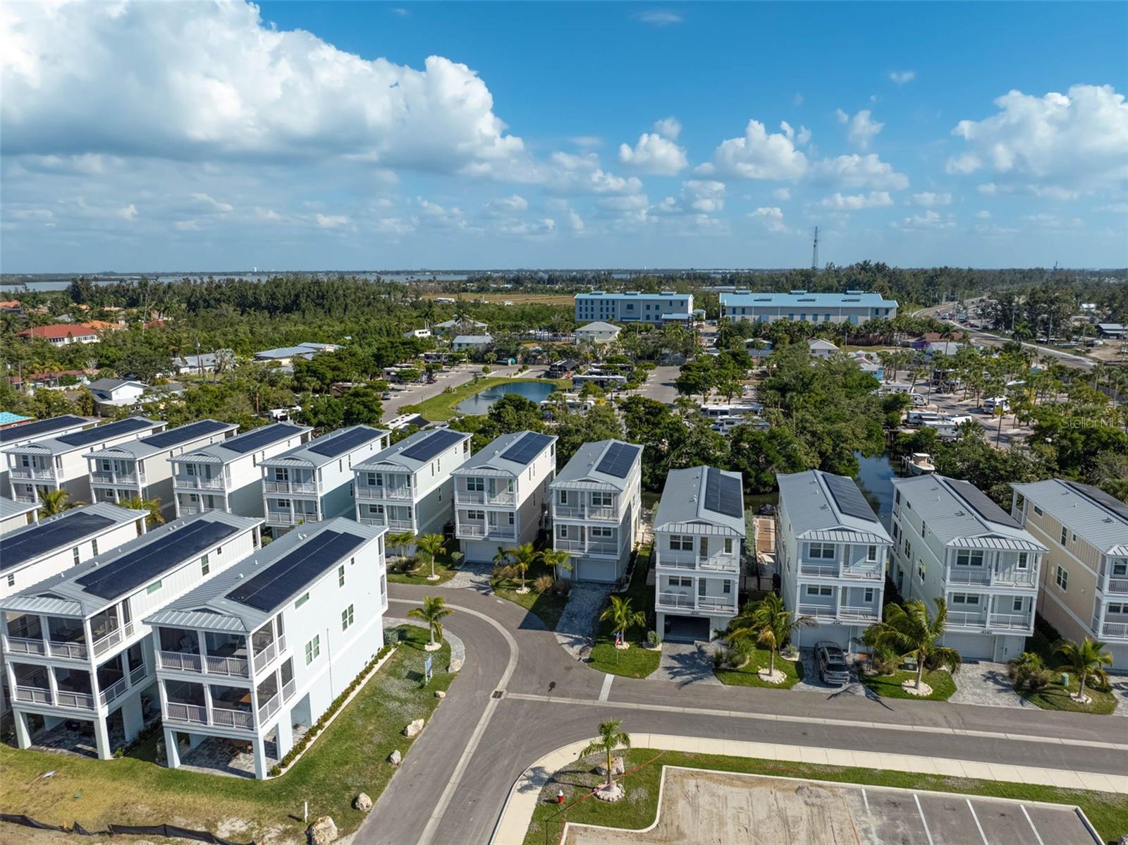 HUNTERS POINT - Residential