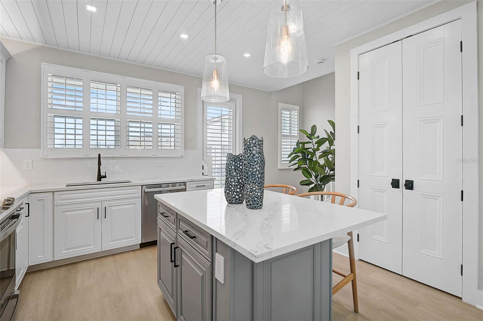 HUNTERS POINT - Residential