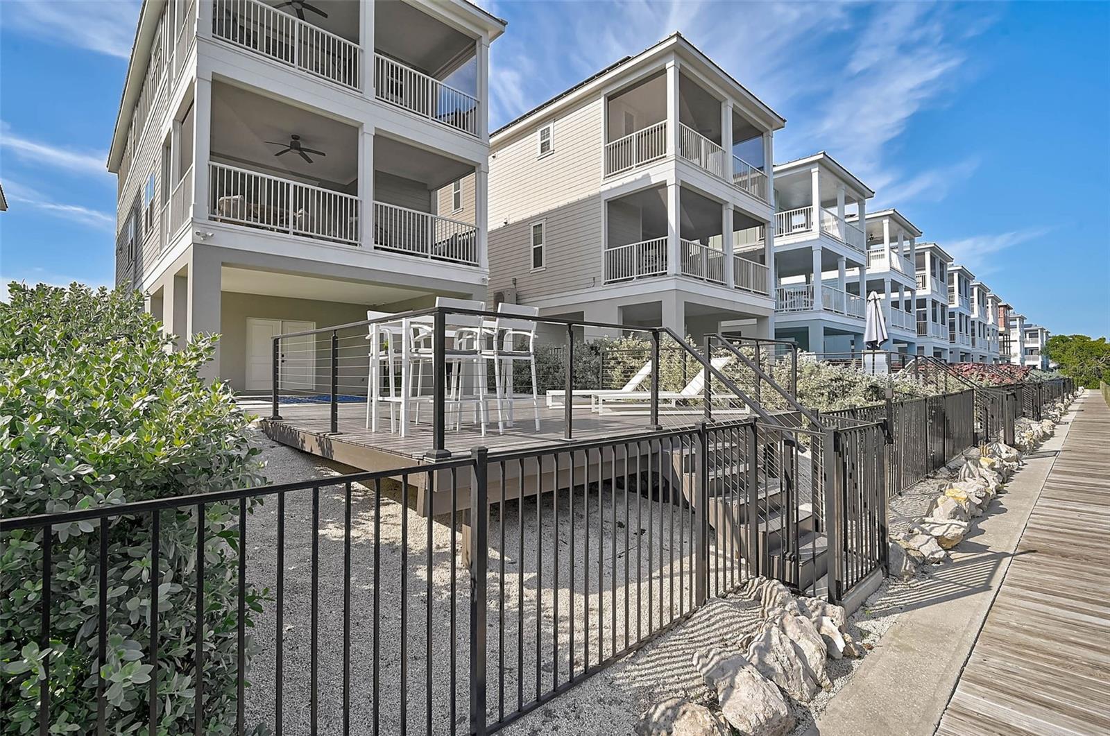 HUNTERS POINT - Residential