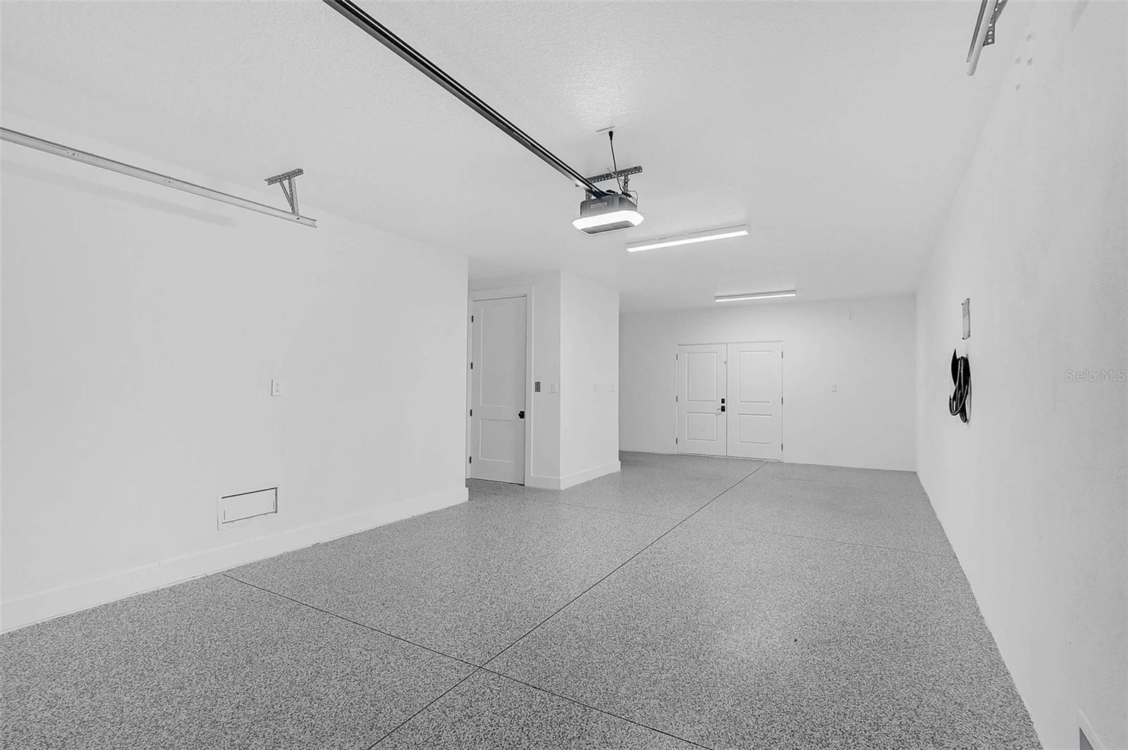 HUNTERS POINT - Residential