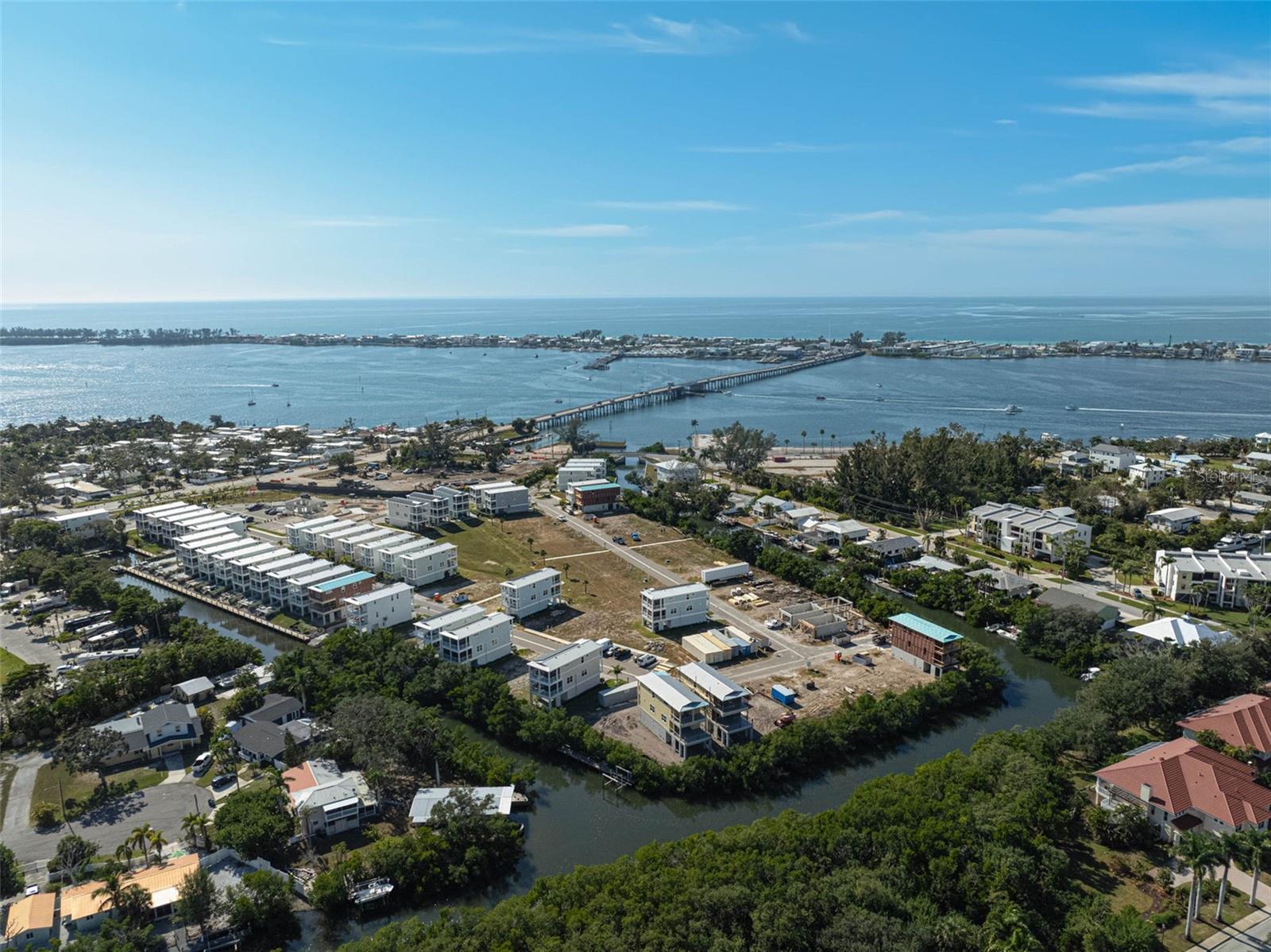 HUNTERS POINT - Residential