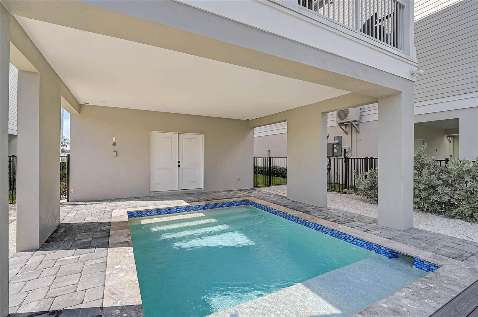 HUNTERS POINT - Residential