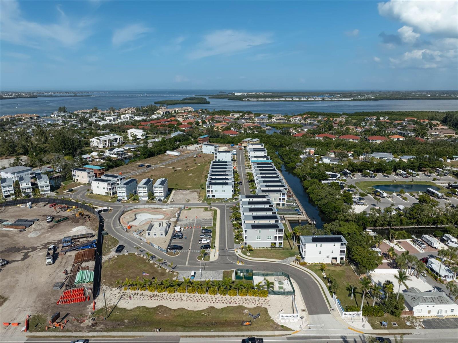 HUNTERS POINT - Residential