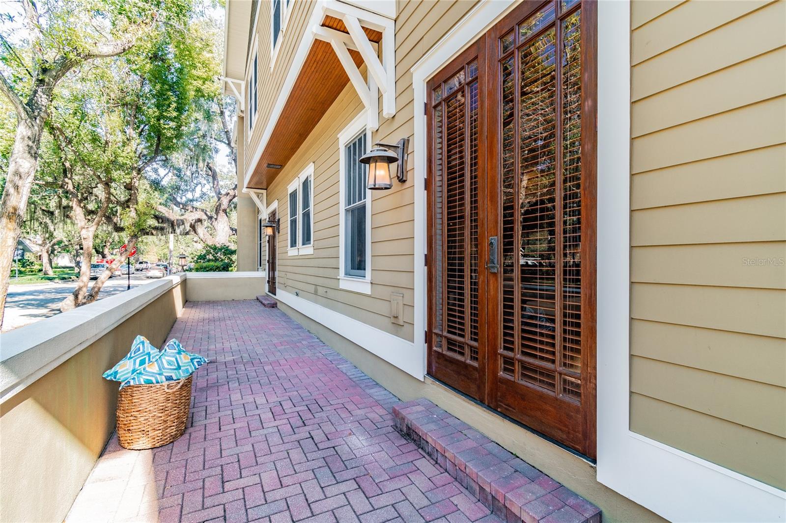 HYDE PARK WEST - Residential Lease