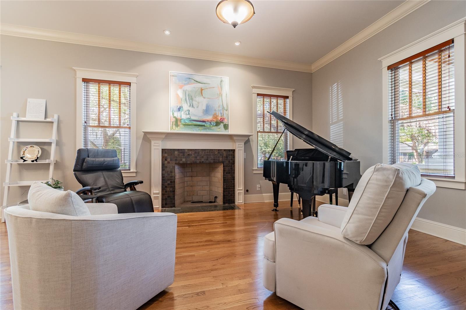 HYDE PARK WEST - Residential Lease