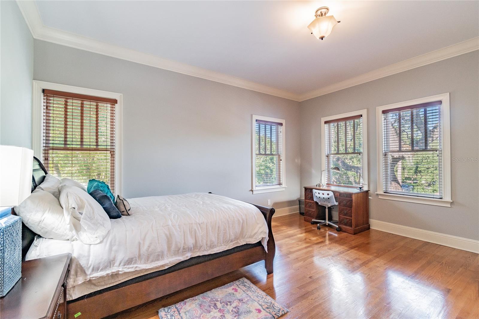 HYDE PARK WEST - Residential Lease