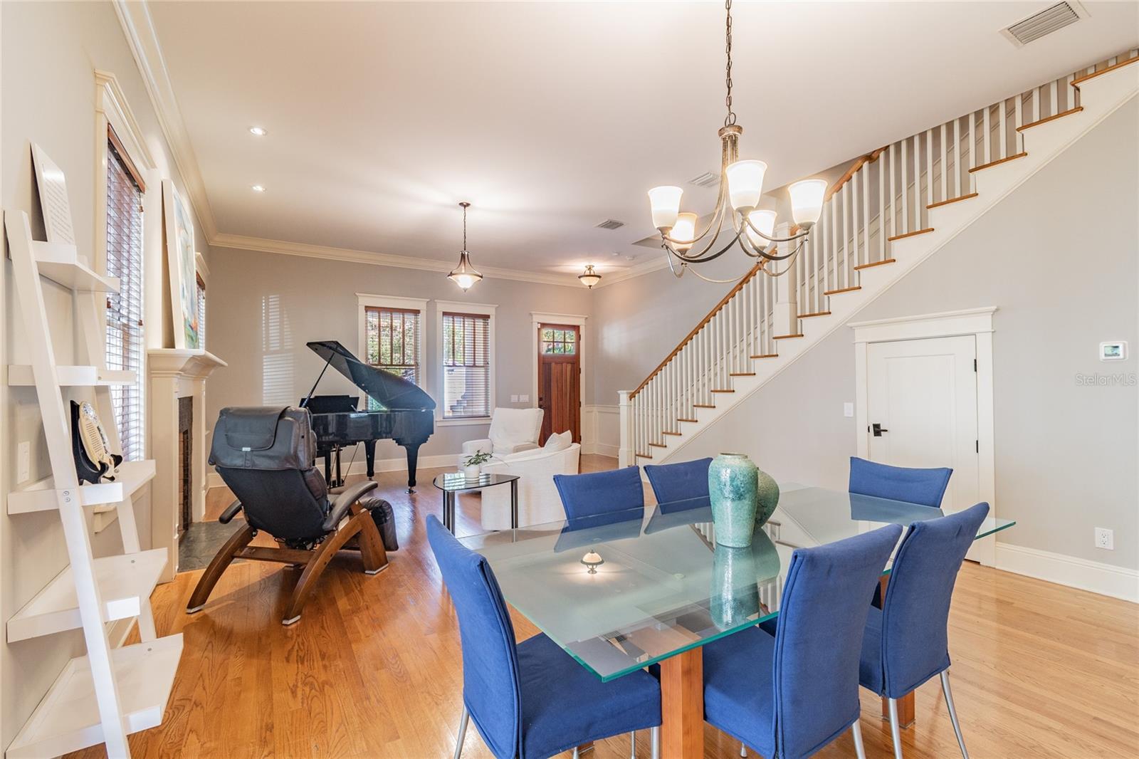 HYDE PARK WEST - Residential Lease