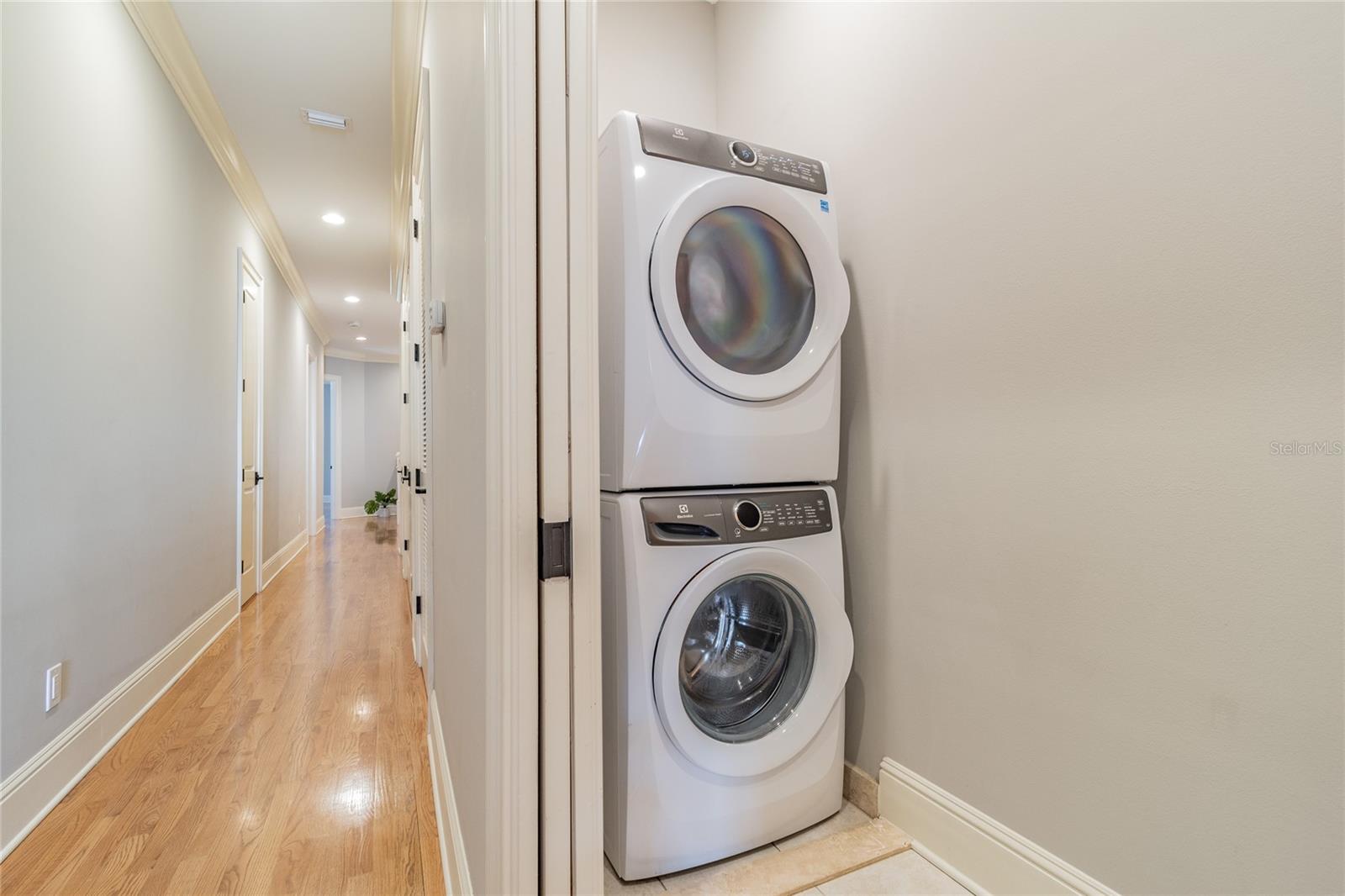 HYDE PARK WEST - Residential Lease