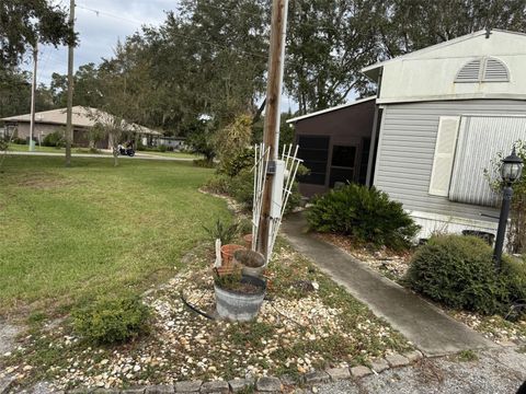 A home in LAKE WALES