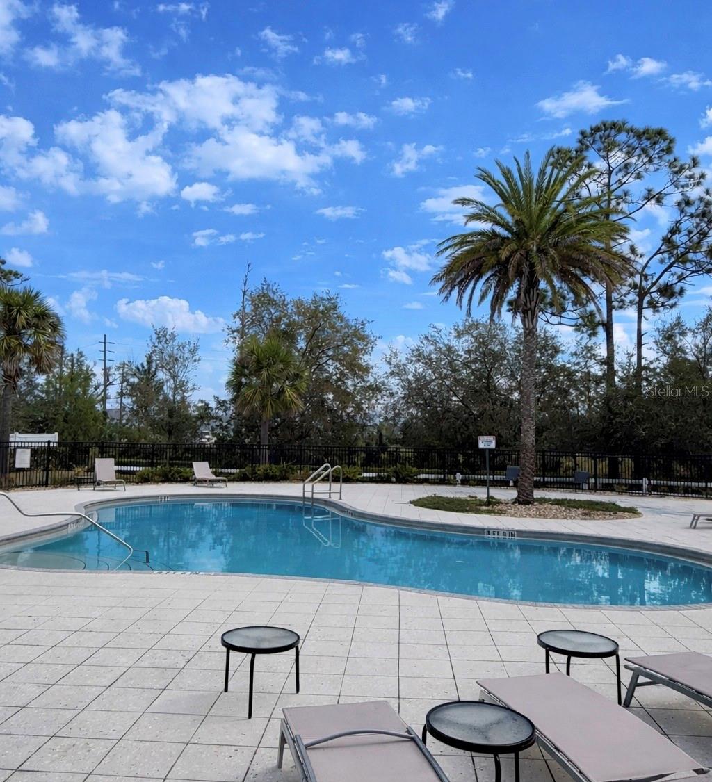 HANOVER SQUARE - Residential